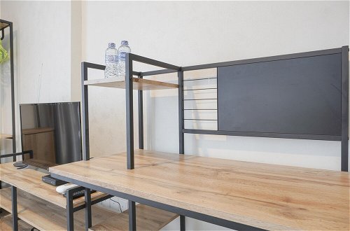 Foto 8 - Minimalist And Comfort Studio At Gold Coast Apartment