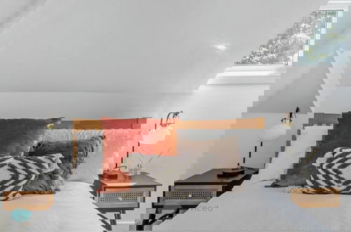 Photo 19 - The Penthouse By Pureserviced