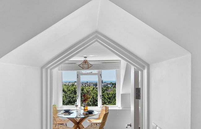 The Penthouse By Pureserviced - Photo 1