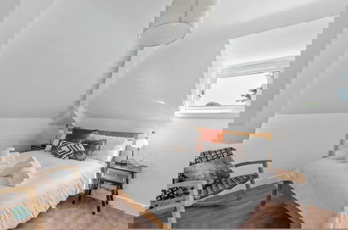 Photo 20 - The Penthouse By Pureserviced