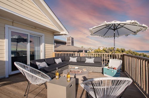 Photo 35 - Lighthouse by Avantstay Beachfront View Home w/ Pool Table & Ping Pong