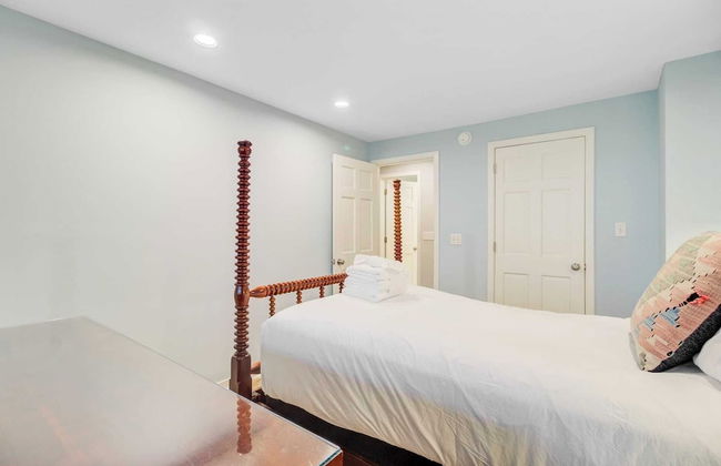 Lighthouse by Avantstay Beachfront View Home w/ Pool Table & Ping Pong - Foto 37
