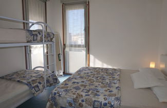 Photo 3 - Vacation by the Beach: one Bedroom Flat