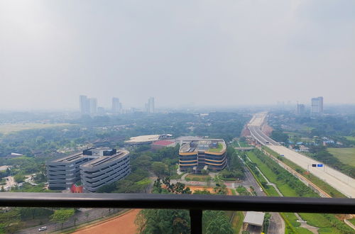 Foto 15 - Comfy And Cozy Stay Studio Room At Sky House Bsd Apartment