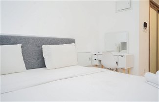 Foto 2 - Comfy And Cozy Stay Studio Room At Sky House Bsd Apartment