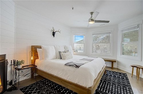 Foto 23 - Powder Ridge Skier's Retreat by Avantstay Large Modern Home Close to Park City Resort w/ Views