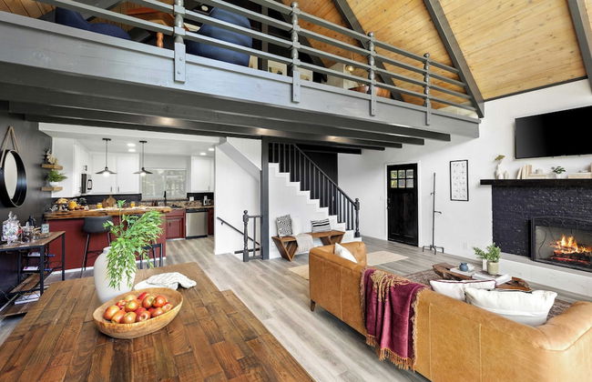 The Matterhorn Manor by Avantstay Harry Potter Inspired A-frame Home w/ Hot Tub & Views - Foto 9