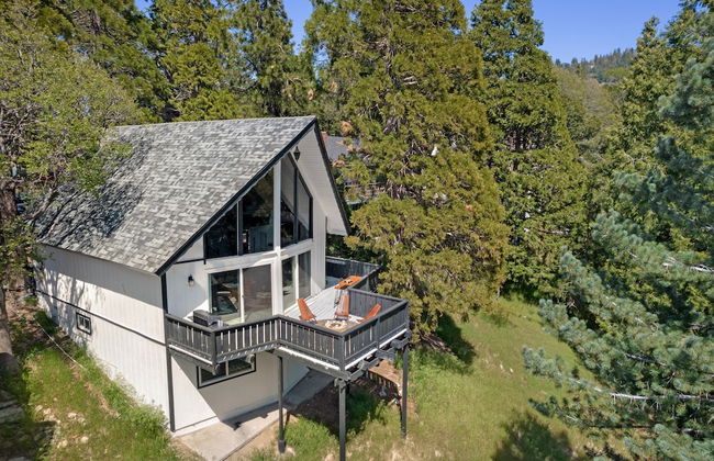 The Matterhorn Manor by Avantstay Harry Potter Inspired A-frame Home w/ Hot Tub & Views - Foto 23