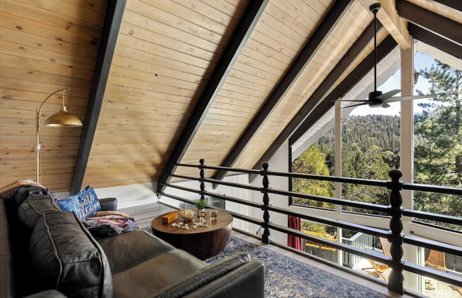 The Matterhorn Manor by Avantstay Harry Potter Inspired A-frame Home w/ Hot Tub & Views - Foto 20