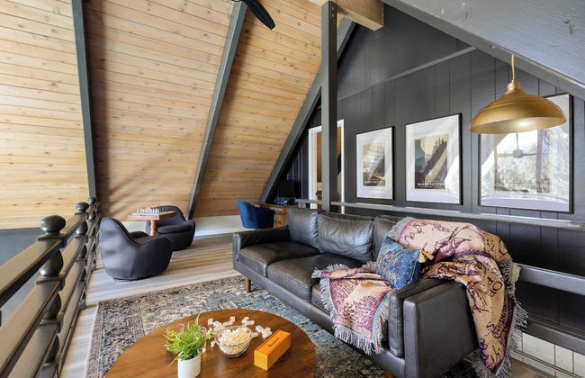 The Matterhorn Manor by Avantstay Harry Potter Inspired A-frame Home w/ Hot Tub & Views - Foto 15