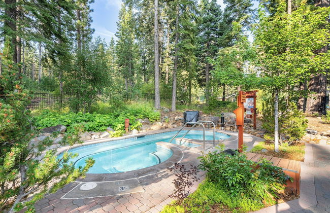 Wolfe by Avantstay 5mins Northstar! w/ Hot Tub, Fireplace, 2 Private Decks! - Foto 29