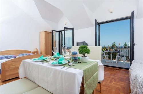 Photo 11 - Excellent Apartment With Balcony and Sea View