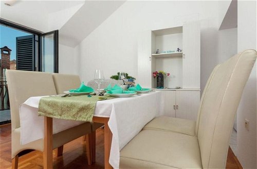 Photo 10 - Excellent Apartment With Balcony and Sea View