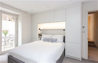 Photo 3 - Modern 2 Bedroom Apartment Near Gloucester Road
