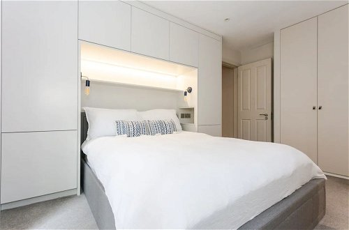 Photo 6 - Modern 2 Bedroom Apartment Near Gloucester Road
