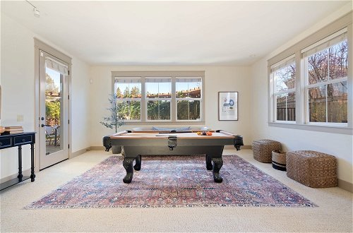 Foto 8 - Fiano by Avantstay Centrally Located Haven w/ Stunning Courtyard & Pool Table