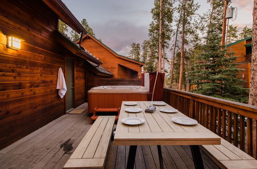 Photo 17 - Camber by Avantstay Cozy, Chic Cabin w/ Hot Tub