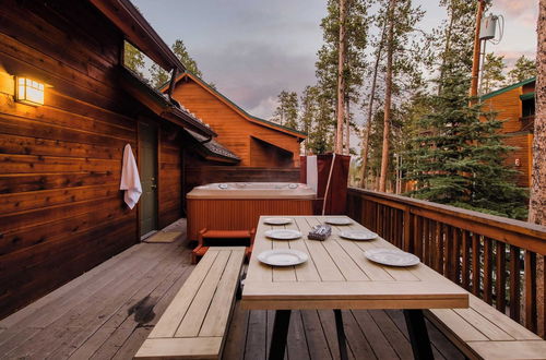 Photo 26 - Camber by Avantstay Cozy, Chic Cabin w/ Hot Tub