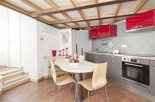 Photo 16 - Inviting 3-bed Apartment in Roma 4mins to Colosseo