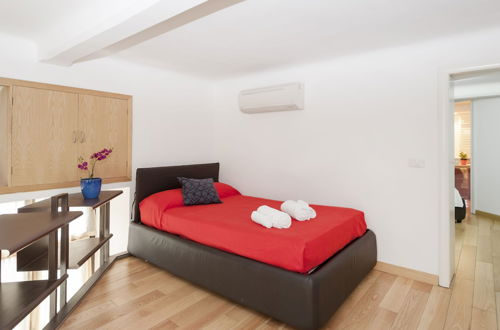 Photo 9 - Inviting 3-bed Apartment in Roma 4mins to Colosseo