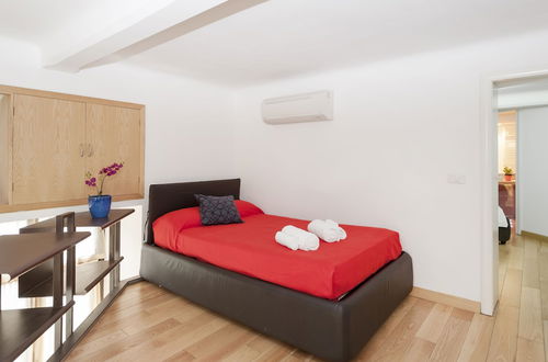 Photo 9 - Inviting 3-bed Apartment in Roma 4mins to Colosseo