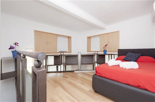 Foto 10 - Inviting 3-bed Apartment in Roma 4mins to Colosseo