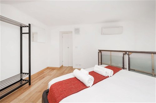 Photo 4 - Inviting 3-bed Apartment in Roma 4mins to Colosseo