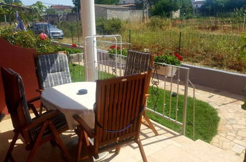 Photo 9 - Simple Apartment a3 for 5 Guests in Vrvari, Close to the Beach