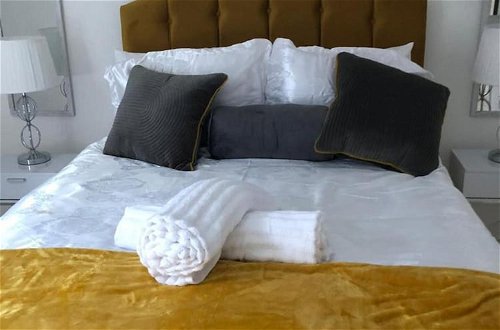 Foto 2 - Luxurious 2 Bedroom Flat Ashford