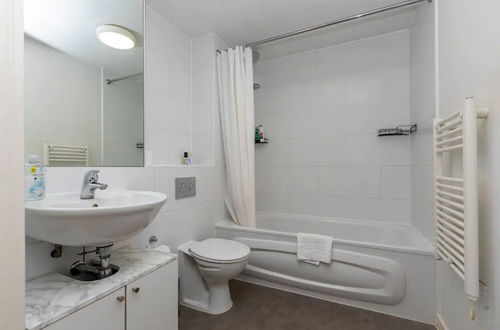 Photo 21 - Bright New 1 Bedroom Flat in Elephant and Castle