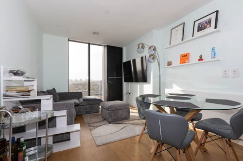 Foto 15 - Bright New 1 Bedroom Flat in Elephant and Castle