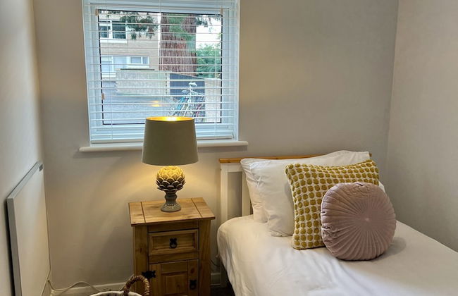 BookedUK - Lovely 2BR Flat in Hoddesdon - Foto 2