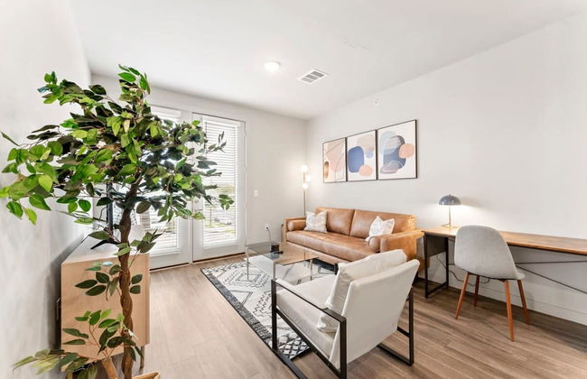 Prime Soco Quaint 1BR King Suite w Pool Parking - Foto 24