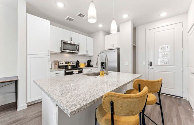 Prime Soco Quaint 1BR King Suite w Pool Parking - Foto 29