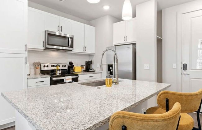 Prime Soco Quaint 1BR King Suite w Pool Parking - Foto 16