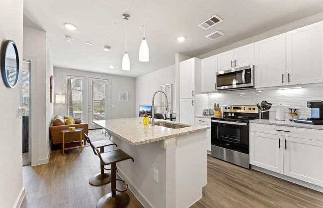 Prime Soco Quaint 1BR King Suite w Pool Parking - Foto 3