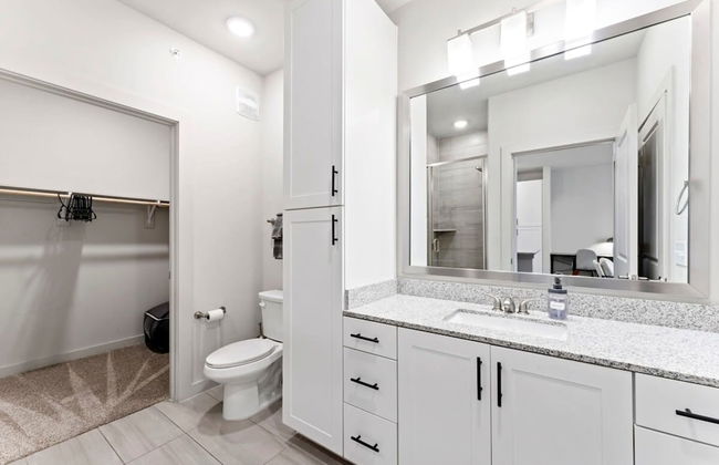 Prime Soco Quaint 1BR King Suite w Pool Parking - Foto 20