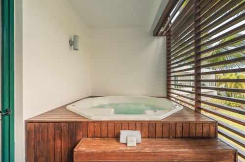 Photo 2 - Jacuzzi Private Beach- Enjoy This apt Sublime