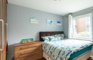 Photo 3 - Elegant 4 Bedroom Maisonette Near Wardie Bay