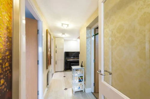 Photo 19 - Elegant 4 Bedroom Maisonette Near Wardie Bay