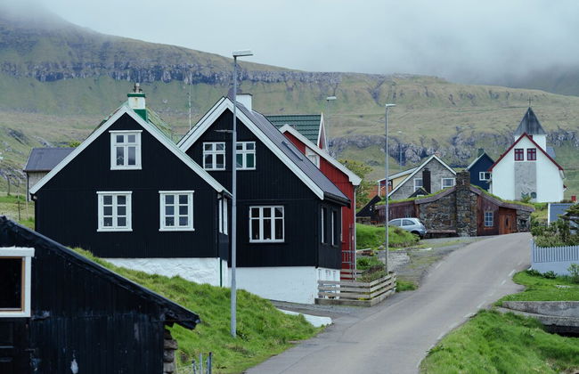 Charming 3 Bedroom House In A Peaceful Village - Photo 22