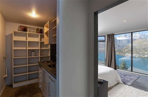 Foto 9 - Modern Alpine Living with Spectacular View