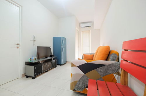 Photo 2 - Minimalist 2BR Apartment The Springlake Summarecon