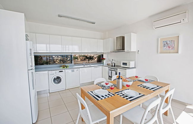 Villa Abbie, Panoramic Sea Views - Photo 7