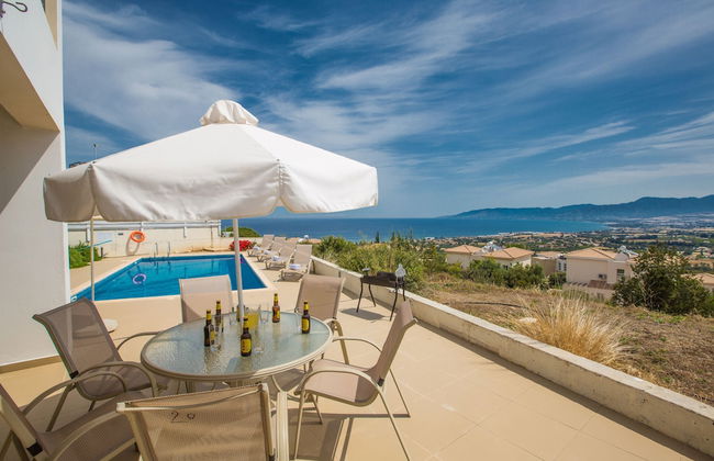 Villa Abbie, Panoramic Sea Views - Photo 25