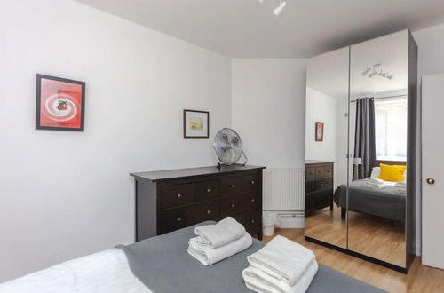 Photo 5 - Fabulous 2 Bedroom Apartment in London Bridge