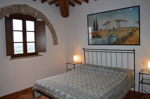 Photo 4 - Apartment With Private Garden in Tuscany