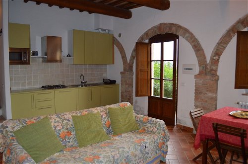Foto 15 - Apartment With Private Garden in Tuscany