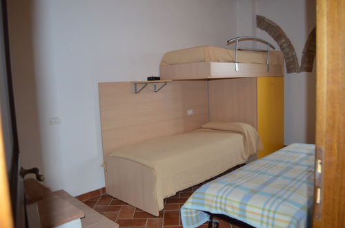 Foto 3 - Apartment With Private Garden in Tuscany