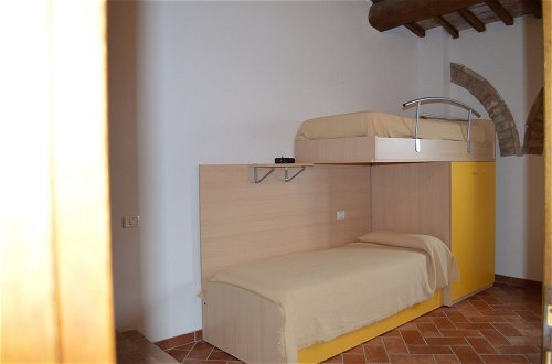 Foto 2 - Apartment With Private Garden in Tuscany